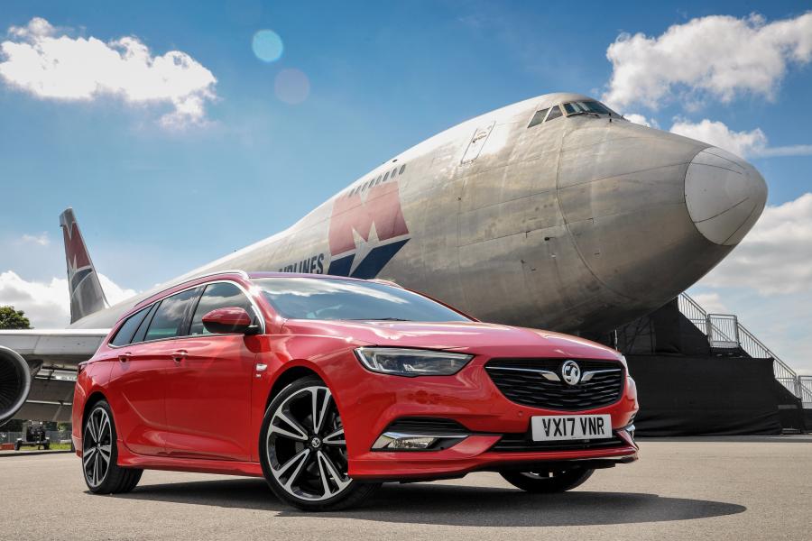  Vauxhall Insignia SRi Sports Tourer 2017 года  (фото 12 из 20)